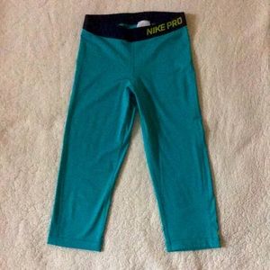 Nike | Pro Core Dri-Fit Teal Running / Workout Capri Pants Size M